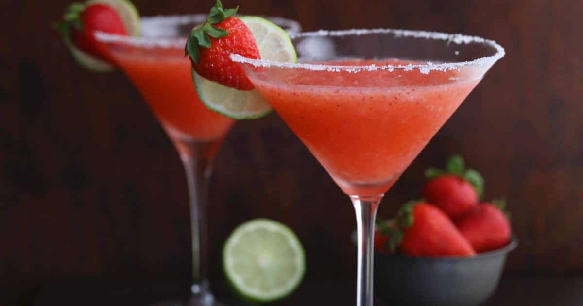 How To Make A Strawberry Margarita On The Rocks?